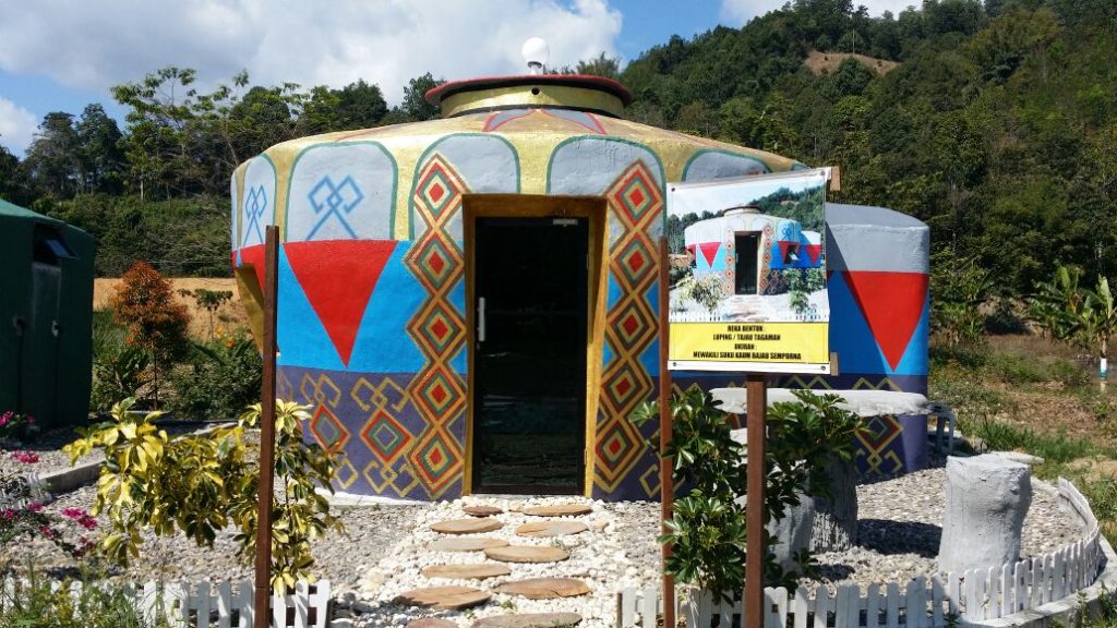 Unique homestay at Kampung Luanti Ranau